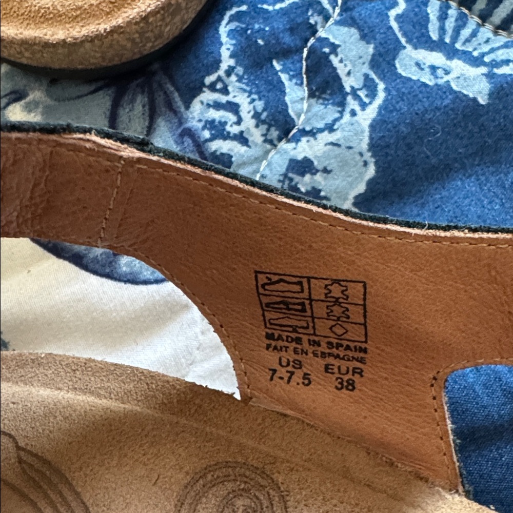 Taos Footwear Tan Leather Sandals - Picture 3 of 4